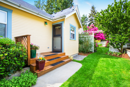 The Role of Curb Appeal in Open Houses and How to Enhance It Effectively