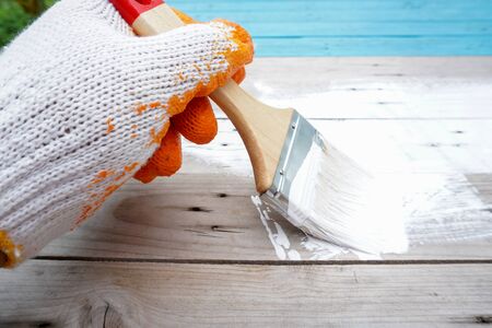 Seasonal Painting Tips: When and How to Paint in Different Weather Conditions